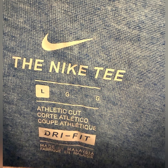 Men’s Nike Dri-FIT The Nike Tee Blue Athletic Cut Short Sleeve Shirt Size Large - Picture 5 of 7
